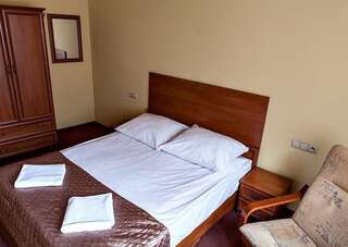 Отель Hotel Omega Острув-Велькопольски Двухместный номер с 2 отдельными кроватями-4